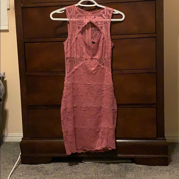 Dress sold - Picture 1 of 8